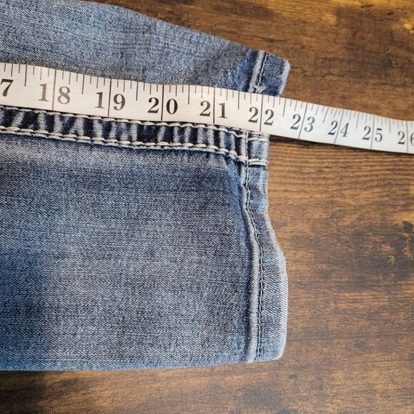 Maurices Jeans Size 8 Low Rise Capri Thick Stitch Medium Light Wash Stretch - Picture 8 of 10